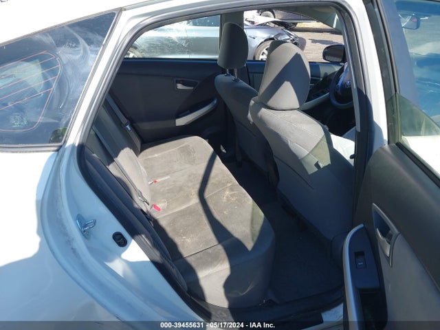 Toyota Prius Two 2014 JTDKN3DU9E1786679 Image 8