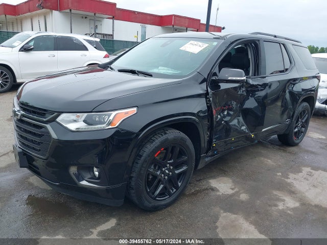 Chevrolet Traverse Premier 2018 1GNERKKWXJJ121002 Image 2