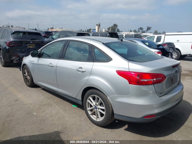 Ford FOCUS SE 2015 1FADP3F21FL243062 Image 3