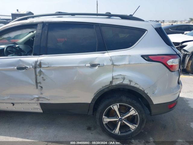 1FMCU9HDXJUA49323 Ford ESCAPE SEL