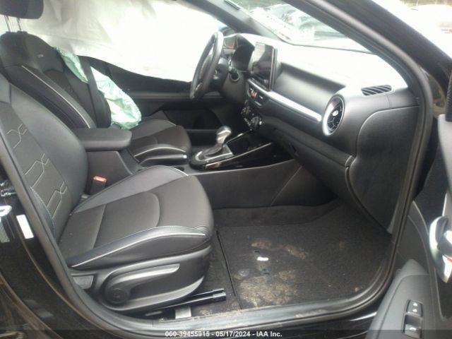 3KPF54AD9NE489484 KIA Forte Gt-line