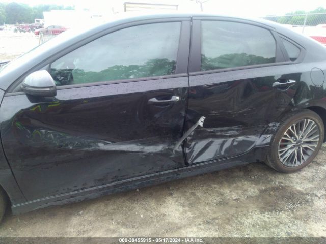 3KPF54AD9NE489484 KIA Forte Gt-line