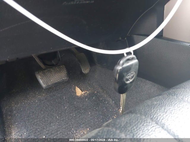 Toyota Rav4 Xle 2017 JTMWFREV3HJ133567 Image 11