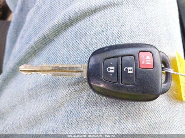 Toyota Rav4 Xle 2015 JTMRFREV5FJ050832 Image 11