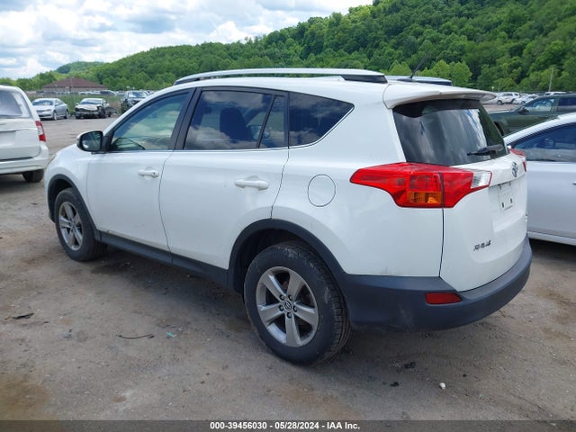 Toyota Rav4 Xle 2015 JTMRFREV5FJ050832 Image 3