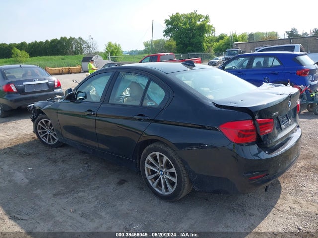 BMW 320i Xdrive 2018 WBA8E5G51JNU47652 Image 3