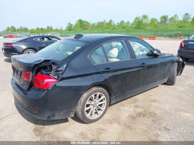 BMW 320i Xdrive 2018 WBA8E5G51JNU47652 Image 4
