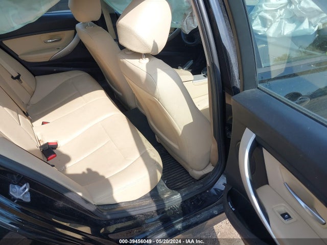 BMW 320i Xdrive 2018 WBA8E5G51JNU47652 Image 8
