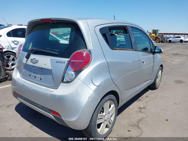 Chevrolet Spark 1lt Auto 2014 KL8CD6S92EC541582 Image 4