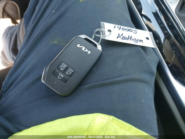 KNDNE5H37R6389541 KIA Carnival Mpv Sx