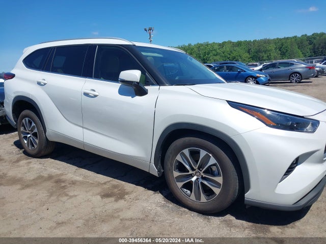 Toyota Highlander Xle 2022 5TDGZRAHXNS548931 Image 13