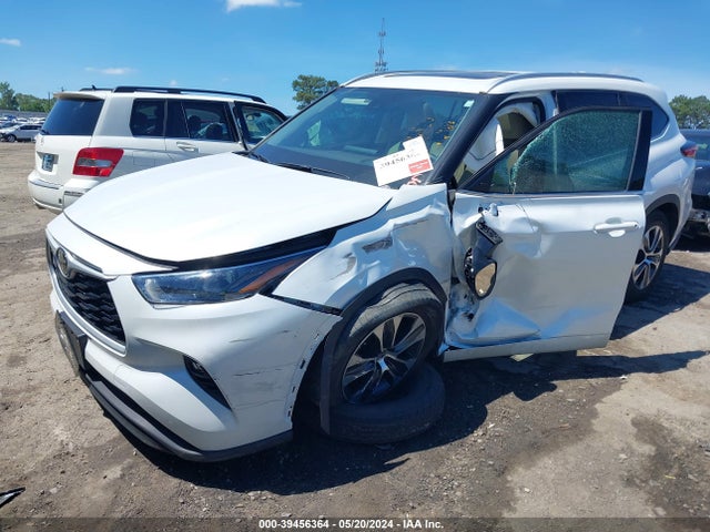 Toyota Highlander Xle 2022 5TDGZRAHXNS548931 Image 2