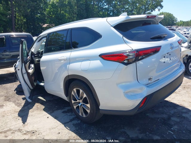 Toyota Highlander Xle 2022 5TDGZRAHXNS548931 Image 3