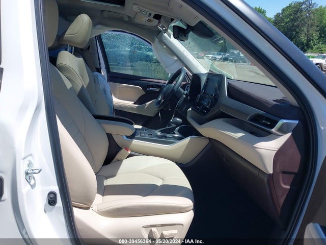 Toyota Highlander Xle 2022 5TDGZRAHXNS548931 Image 5