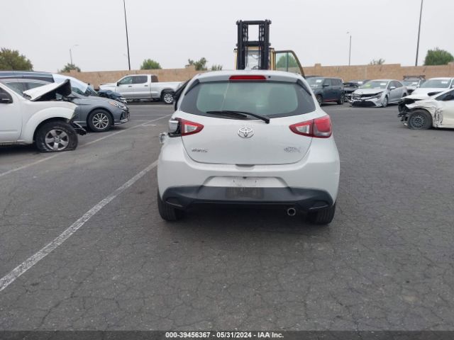 3MYDLBJV2LY701519 Toyota YARIS LE