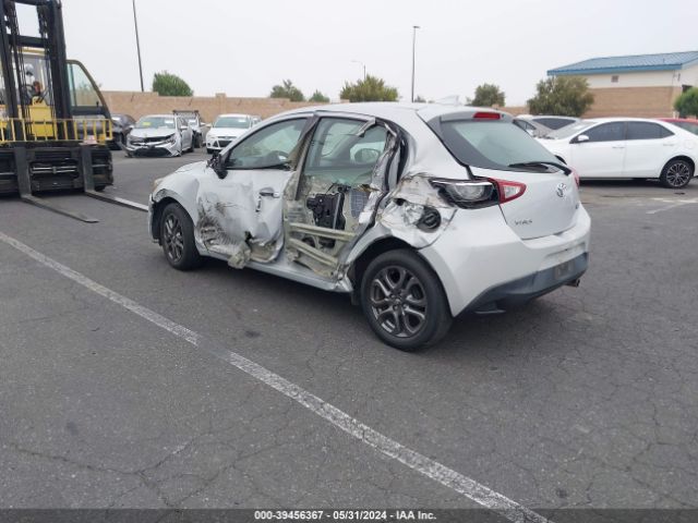 3MYDLBJV2LY701519 Toyota YARIS LE