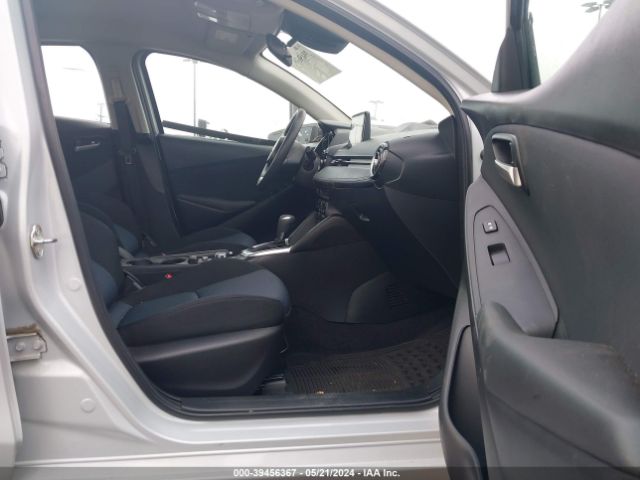 3MYDLBJV2LY701519 Toyota YARIS LE