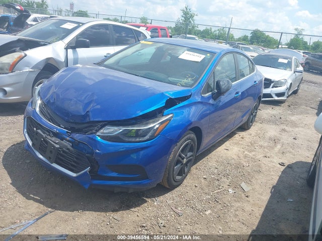 Chevrolet Cruze Lt Auto 2018 1G1BE5SM8J7217207 Image 2