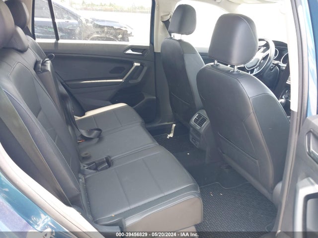 3VV2B7AXXJM007903 Volkswagen Tiguan 2.0t Se/2.0t Sel