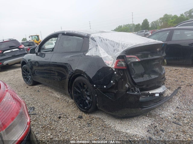 Tesla Model Y 2023 7SAYGDEE9PA157192 Image 3