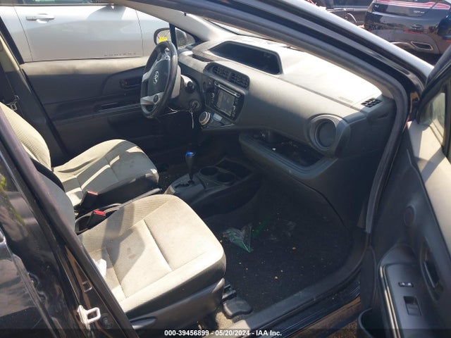 Toyota Prius C One 2016 JTDKDTB3XG1131818 Image 5