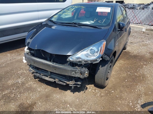 Toyota Prius C One 2016 JTDKDTB3XG1131818 Image 6