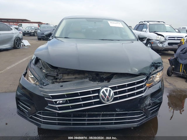 1VWAT7A32GC057237 Volkswagen Passat 1.8t R-line
