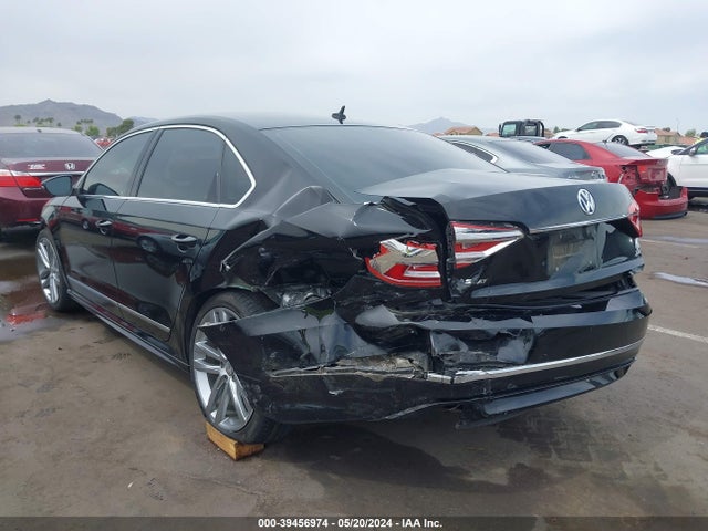 1VWAT7A32GC057237 Volkswagen Passat 1.8t R-line