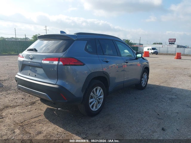 Toyota Corolla Cross Le 2022 7MUCAAAG1NV034499 Image 4
