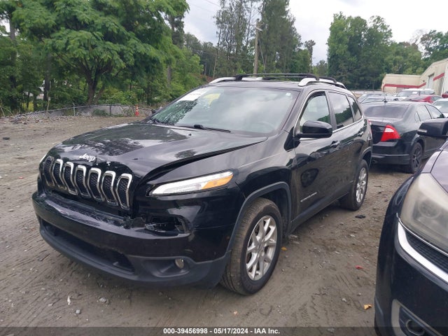 1C4PJLCB8HW604141 Jeep Cherokee Latitude Fwd