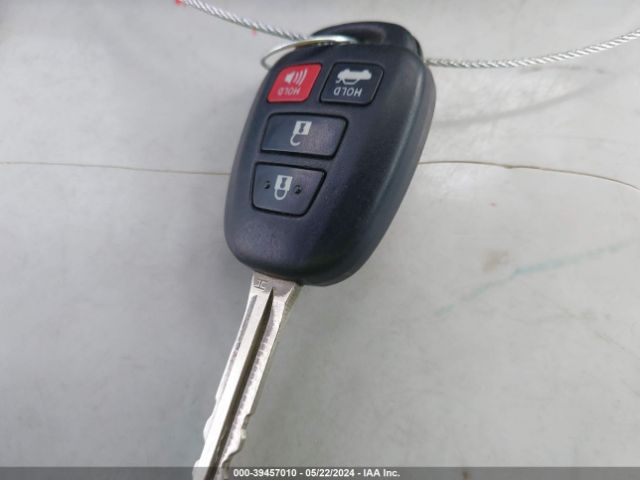 5YFBURHE8HP615494 Toyota COROLLA LE