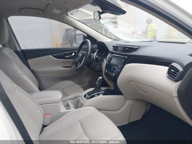 JN1BJ1CP2KW525715 Nissan Rogue Sport Sl