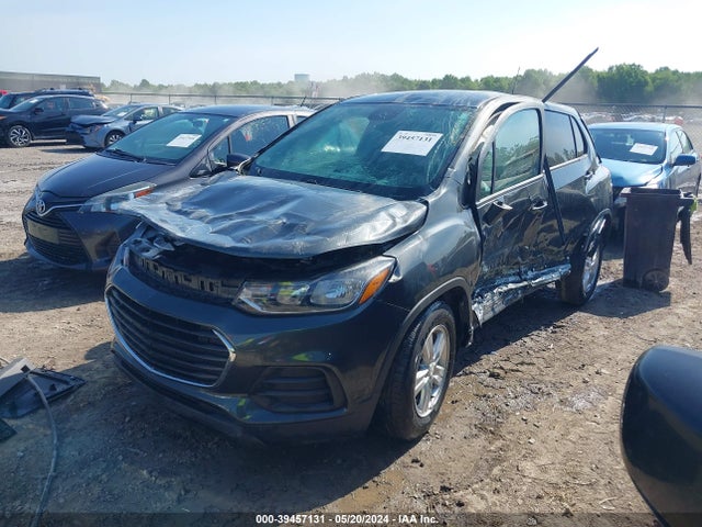 Chevrolet TRAX LS 2019 3GNCJKSB8KL395157 Image 2