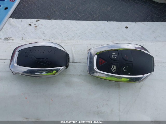 2011 JAGUAR XJ SAJWA2GE7BMV16731 Photo 10