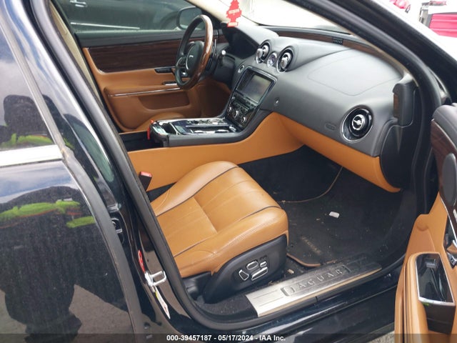 2011 JAGUAR XJ SAJWA2GE7BMV16731 Photo 4