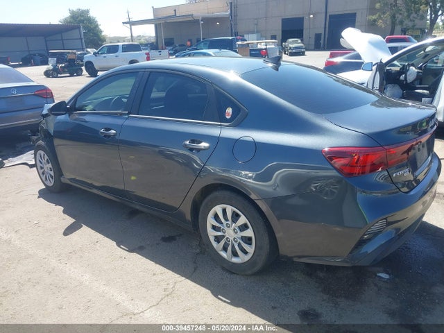 KIA FORTE LX 2023 3KPF24AD8PE565742 Image 3