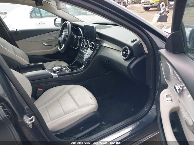 55SWF4KB7FU010497 Mercedes-Benz C 300 4matic/luxury 4matic/sport 4matic