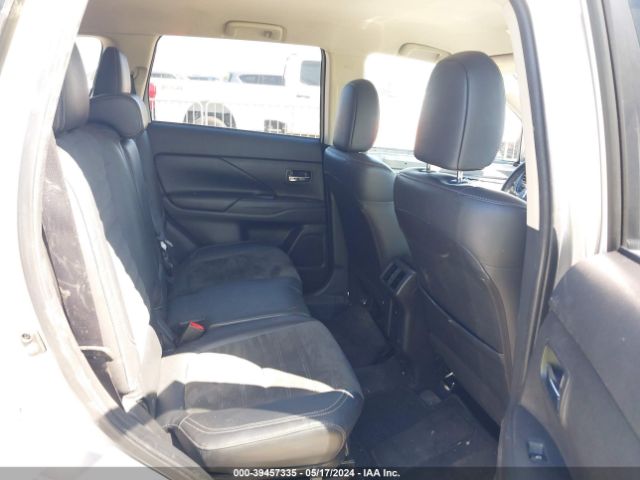 JA4AD3A33KZ046501 Mitsubishi Outlander Se