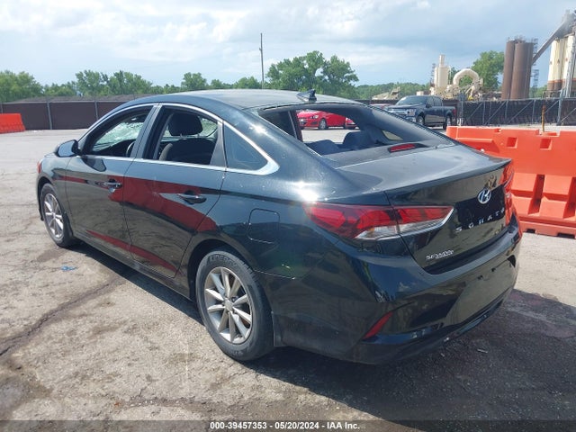 Hyundai SONATA SE 2018 5NPE24AF5JH710252 Image 3