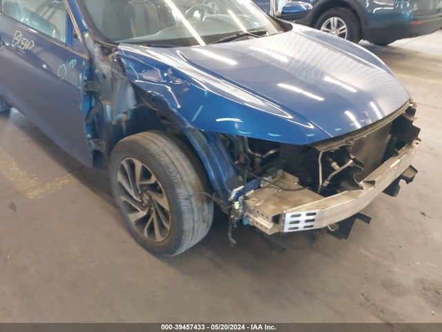 Honda Civic Lx-p 2018 2HGFC4B07JH300333 Image 20