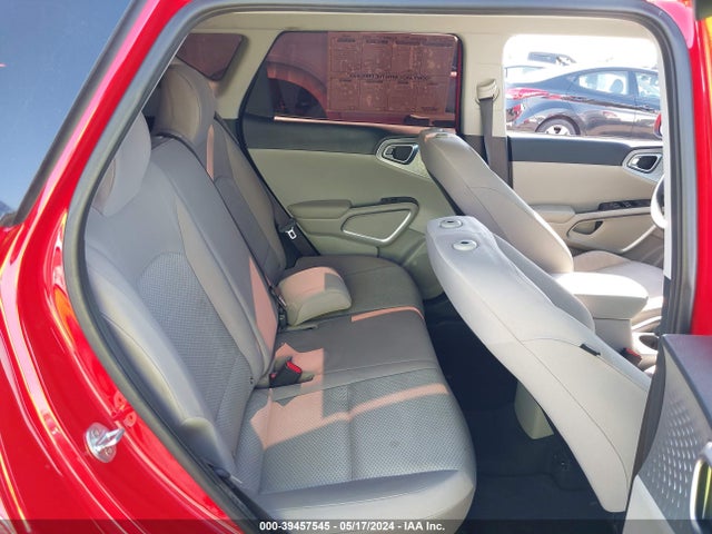 KIA SOUL LX 2022 KNDJ23AU9N7152455 Image 8