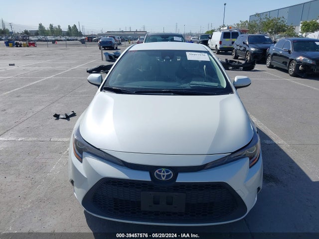 Toyota Corolla Hybrid Le 2021 JTDEAMDE5MJ009924 Image 12
