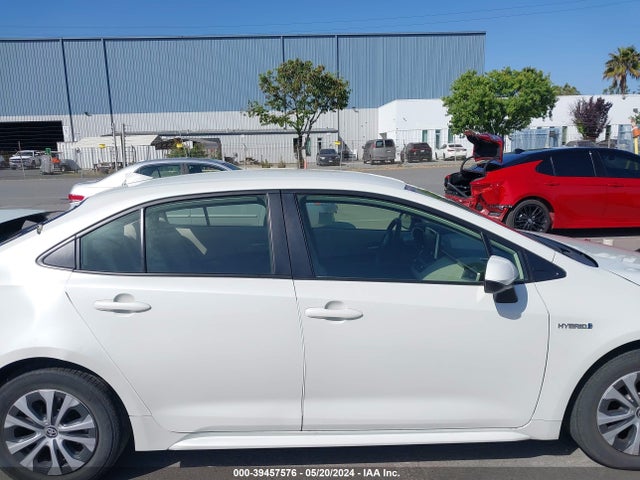 Toyota Corolla Hybrid Le 2021 JTDEAMDE5MJ009924 Image 13