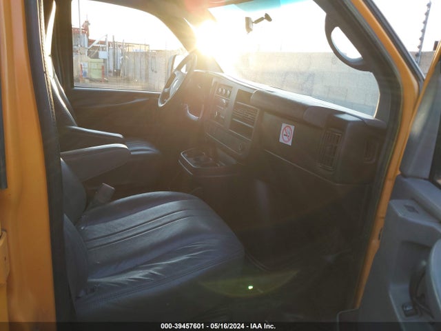 Chevrolet Express 3500 Work Van 2014 1GCZGUCA5E1168295 Image 5