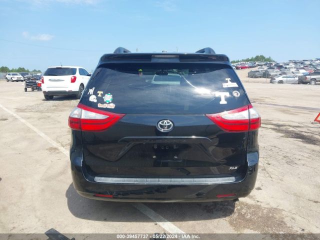 5TDYK3DC8FS580767 Toyota Sienna Xle 8 Passenger