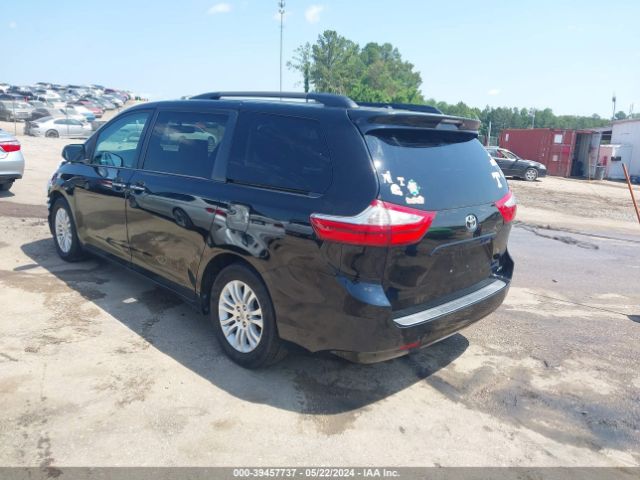 5TDYK3DC8FS580767 Toyota Sienna Xle 8 Passenger