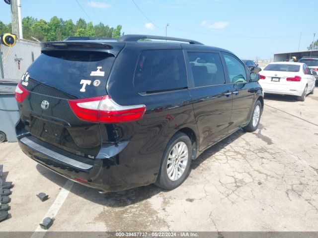 5TDYK3DC8FS580767 Toyota Sienna Xle 8 Passenger