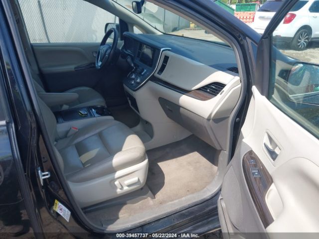 5TDYK3DC8FS580767 Toyota Sienna Xle 8 Passenger