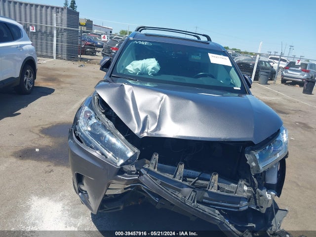 Toyota Highlander Limited Platinum 2018 5TDDZRFHXJS490552 Image 12