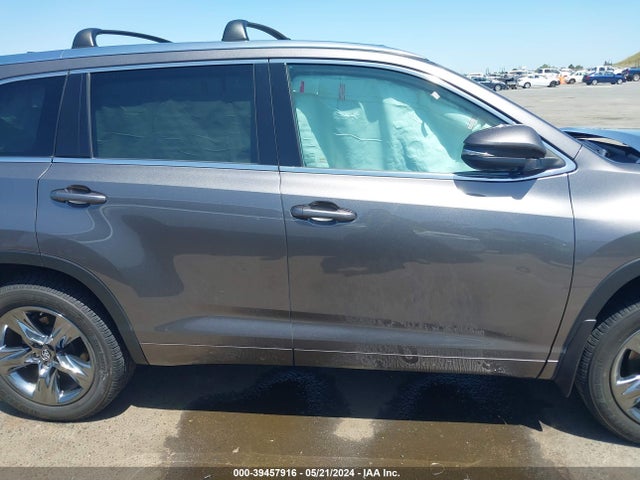 Toyota Highlander Limited Platinum 2018 5TDDZRFHXJS490552 Image 13